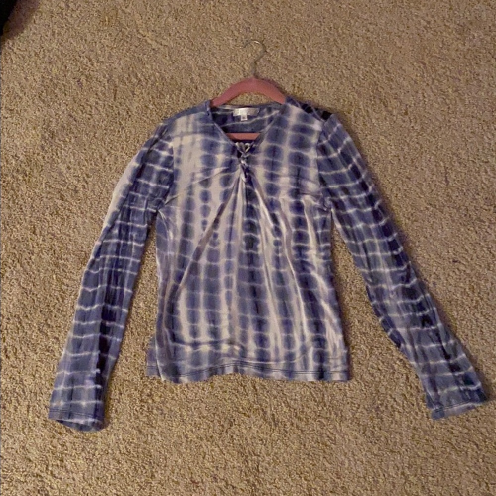 Blue and white long sleeved T shirt.
